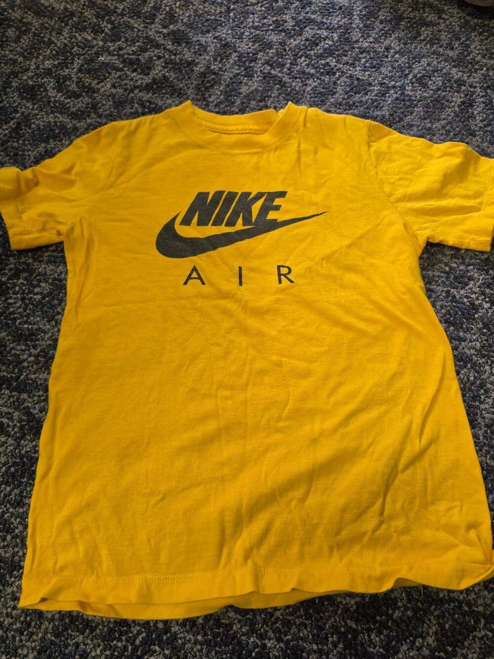 Kids Nike Air The Nike Tee Size M Yellow T-Shirt